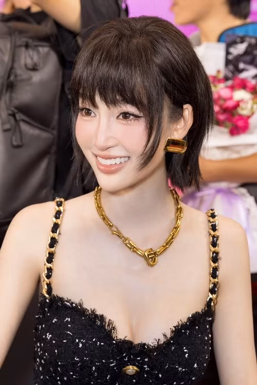 Trấn Thành còn khen ngợi gương mặt của Juky San gợi cảm. Ảnh: FB Juky San.