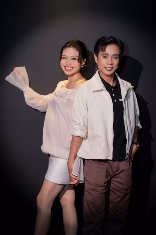 Theo Znews, Lê Lộc và Tuấn Dũng đã đăng ký kết hôn nhưng chưa tổ chức lễ cưới. Ảnh: FB Lê Lộc.