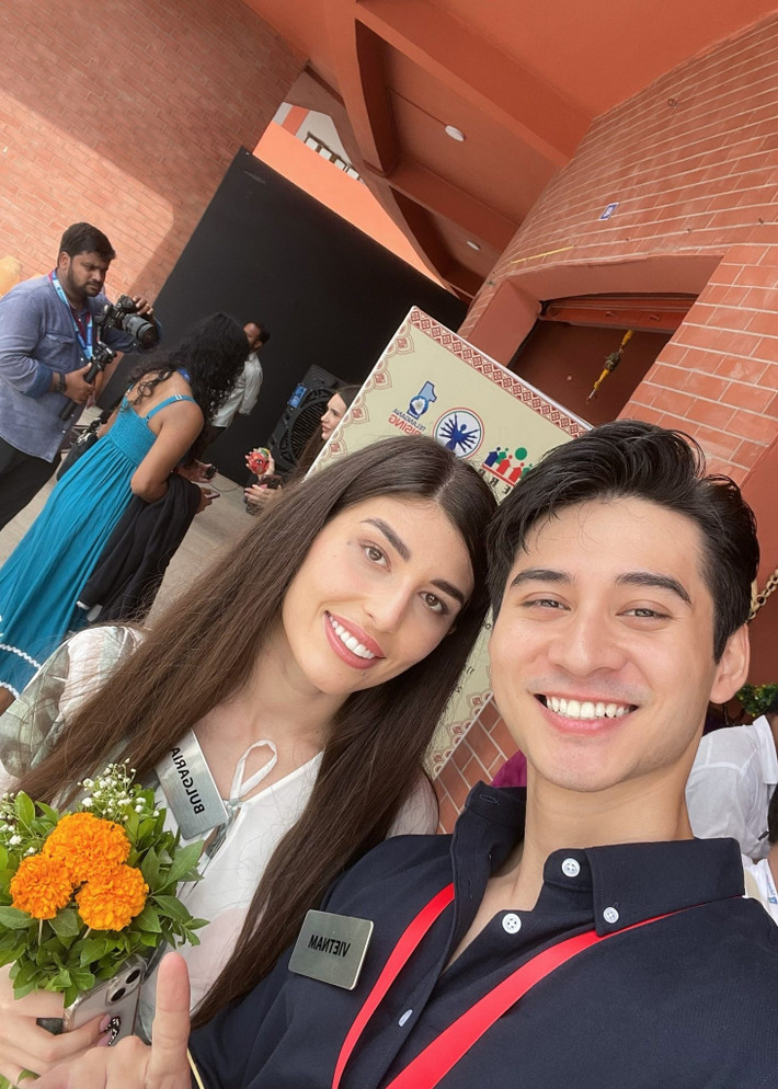 Tuấn Ngọc sang Ấn Độ từ ngày 20/5 theo lời mời của tổ chức Miss World và đồng hành cùng các hoạt động của cuộc thi. Ảnh: FB Tuấn Ngọc.