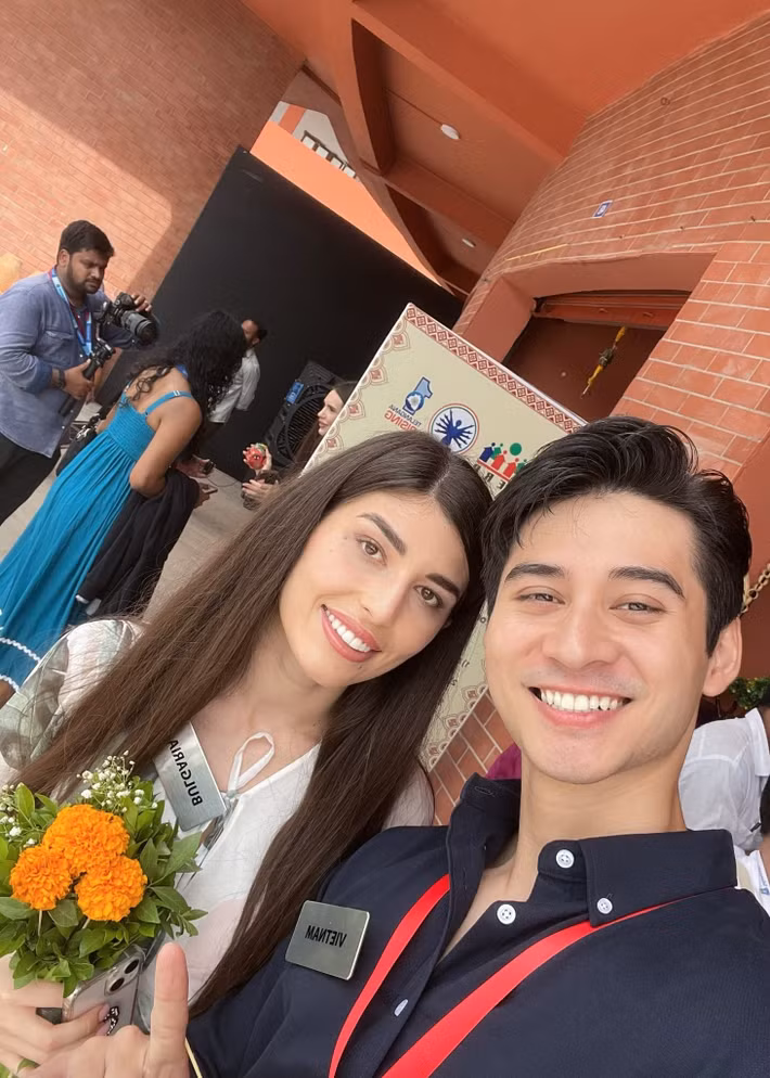 Tuấn Ngọc sang Ấn Độ từ ngày 20/5 theo lời mời của tổ chức Miss World và đồng hành cùng các hoạt động của cuộc thi. Ảnh: FB Tuấn Ngọc.