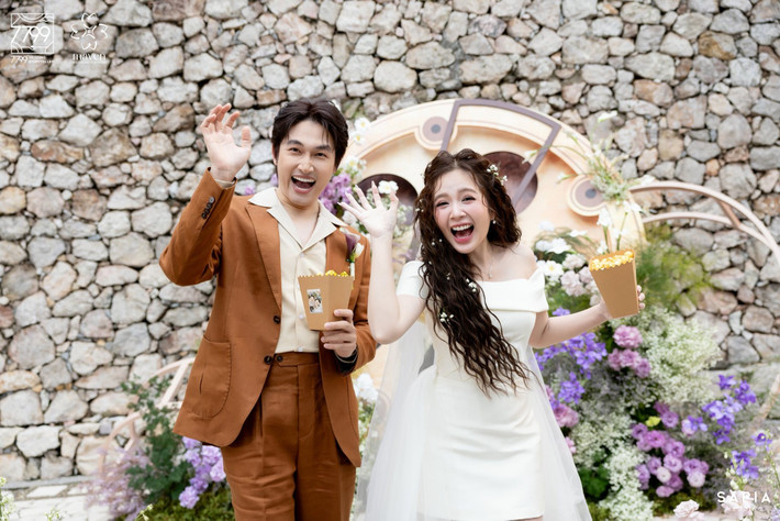 Đám cưới của Đình Tú và Ngọc Huyền diễn ra vào đầu tháng 11/2025. Ngọc Huyền chia sẻ sau ngày trọng đại diễn ra: "Chưa từng có thước phim nào trong đời đẹp hơn thế. Đám cưới đã khép lại, nhưng cảm xúc thì vẫn còn nguyên vẹn trong lòng chúng mình". Ảnh: FB Đình Tú.