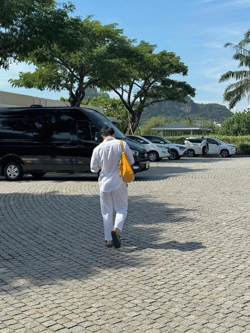 Hương Ly chia sẻ trên Dân Việt, người yêu của cô từng du học tại London (Anh) rồi về kế nghiệp gia đình kinh doanh ngành sản xuất giấy Ảnh: Instagram Hương Ly.