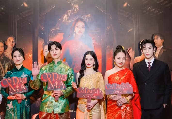 Jun Vũ - Rima Thanh Vy liên tục đọ sắc khi tham gia các hoạt động quảng bá phim Cô dâu ma. Ảnh: Đời Sống Gia Đình.