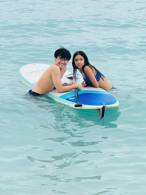 Con trai đầu lòng và con gái thứ hai của Hồng Ngọc tận hưởng kỳ nghỉ hè bên gia đình. Ảnh: FB Hồng Ngọc.