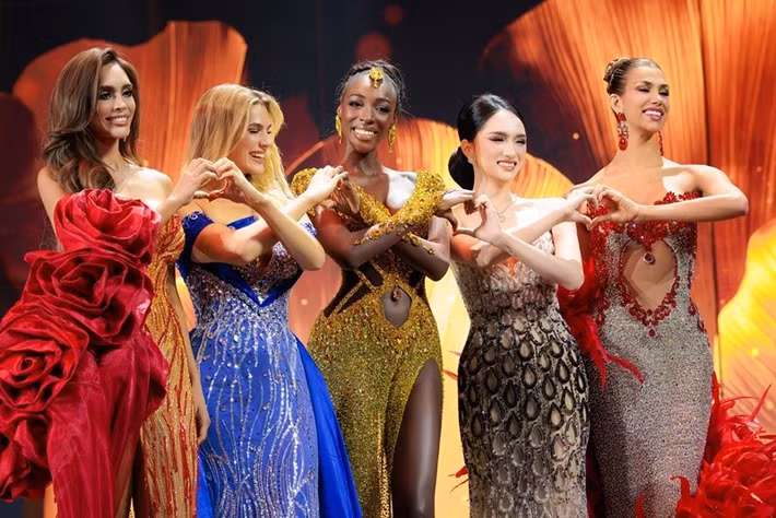 Hương Giang cùng hơn 100 thí sinh sẽ bước vào chung kết Miss Universe 2025 sáng ngày 21/11. Ảnh: FB Hương Giang.