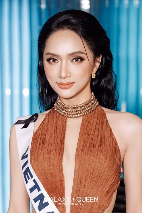 Một trong những điểm nổi bật của Hương Giang ở Miss Universe 2025 là phong cách thời trang đa dạng. Đến với cuộc thi, đại diện Việt Nam mang theo 60 bộ trang phục. Ảnh: Galaxy Queen.