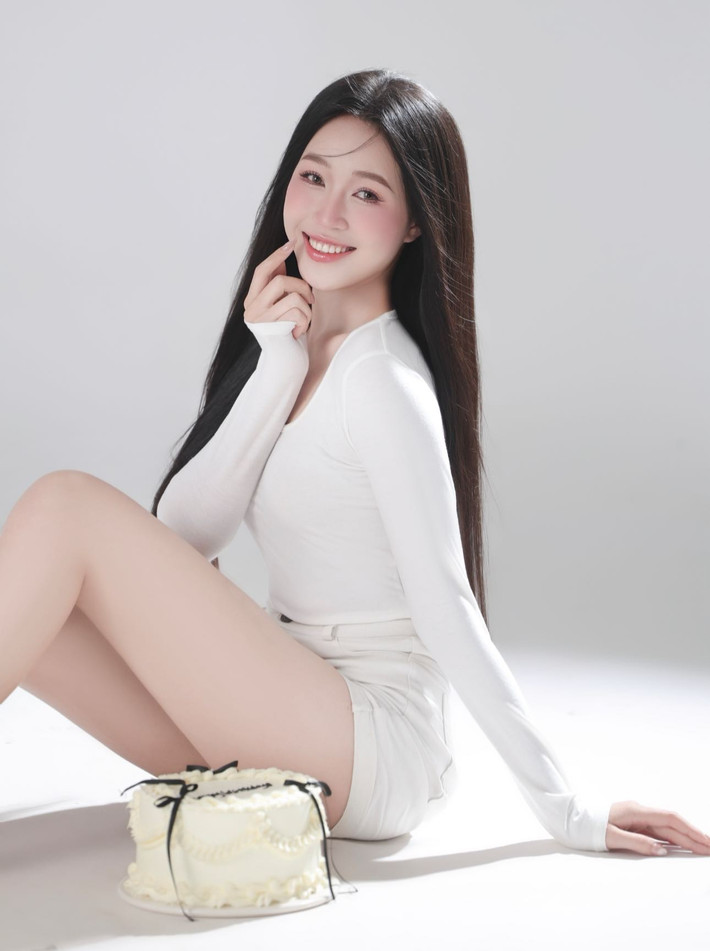 Theo Tiền Phong, Thu Trà cao 1m77, có số đo ba vòng 85-61-88 cm. Ảnh: FB Thu Trà.