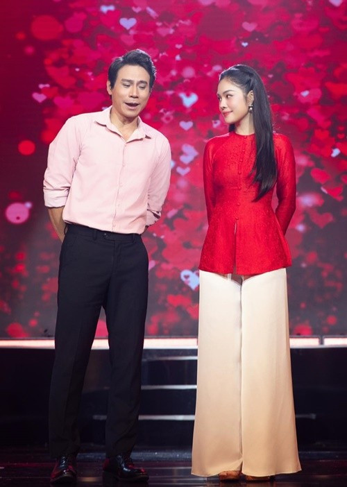 Dương Cẩm Lynh tích cực tham gia các hoạt động nghệ thuật. Ảnh: FB Dương Cẩm Lynh.