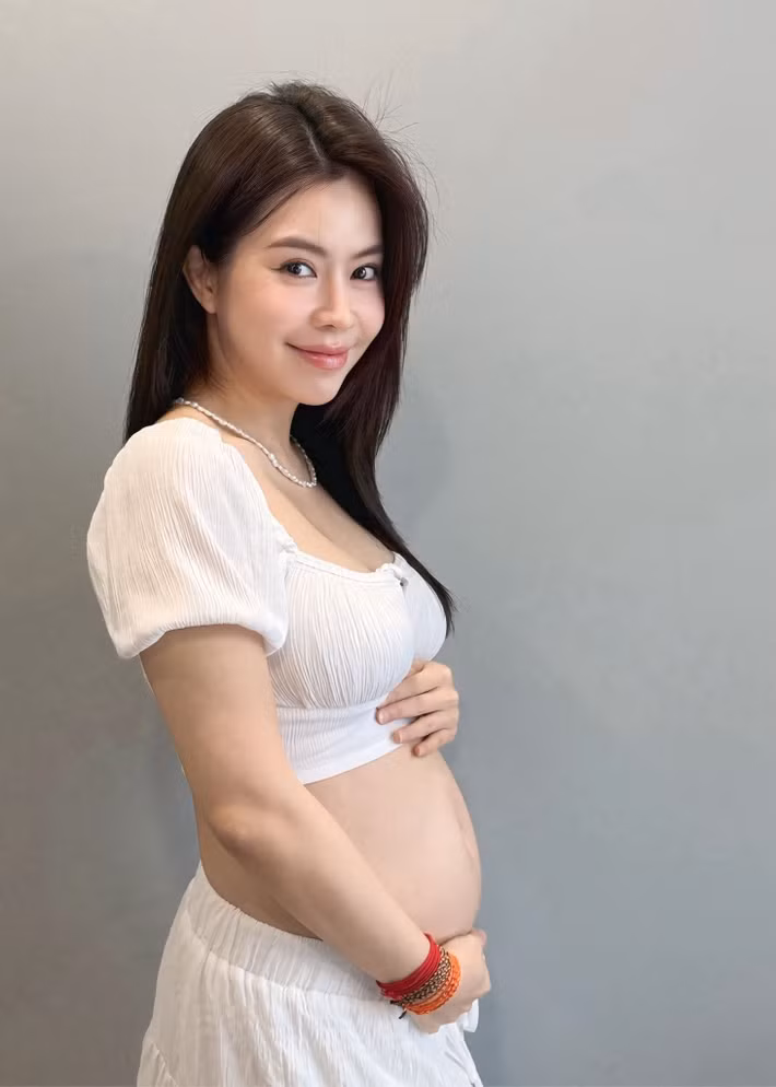 Vũ Ngọc Ánh kết hôn với Anh Tài vào tháng 2/2019. Cô có con gái đầu lòng vào tháng 11/2019. Ảnh: FB Vũ Ngọc Ánh.