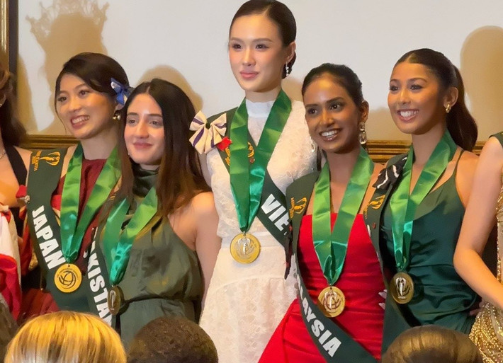 "Mỗi sản phẩm không chỉ mang giá trị sáng tạo, mà còn là một lời nhắc nhở rằng mọi thứ đều có thể được hồi sinh – nếu chúng ta dành cho chúng sự quan tâm và tình yêu đủ lớn", Mỹ Anh viết trên trang cá nhân. Ảnh: FB Mỹ Anh.