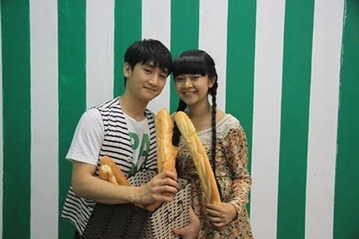 Trong cuộc phỏng vấn với Tổ Quốc, Lê Tam Triều Dâng vào showbiz từ năm 12 tuổi. "Lúc đó, tôi còn đang là học sinh, đùng một cái nổi tiếng nên trở thành khác biệt, nổi bật với bạn bè", cô nói. Chia sẻ trên Znews, Lê Tam Triều Dâng tâm sự, vì sớm nổi tiếng, cô không có nhiều bạn bè. Ảnh: Znews.