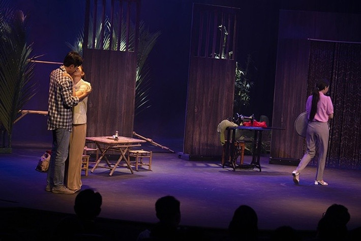 Khả Như và Huỳnh Phương ngày càng thân thiết sau khi diễn chung. Ảnh: Người Đưa Tin.