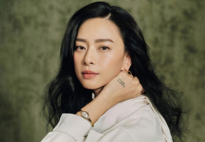 Ngô Thanh Vân sang Na Uy định cư khi 16 tuổi. Năm 20 tuổi, cô trở về Việt Nam theo đuổi nghệ thuật. Ngô Thanh Vân xuất thân là người mẫu ảnh. Sau đó, cô lấn sân đóng phim, ca hát. Ảnh: FB Ngô Thanh Vân.