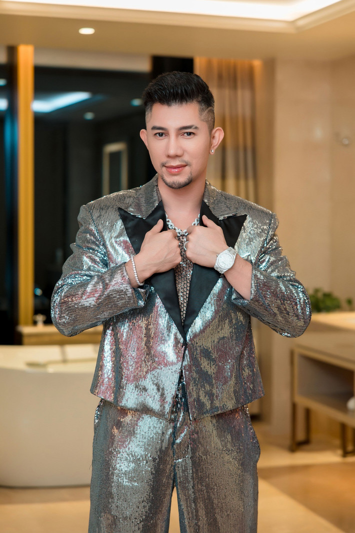 Bị chỉ trích ngạo mạn với nhạc sĩ Thái Châu, Lương Bằng Quang lên tiếng: “Giá như tôi chọn cách im lặng trước những câu hỏi trên truyền hình. Rút kinh nghiệm”. Ảnh: FB Lương Bằng Quang.
