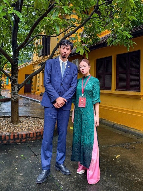 Tháng 3/2025, khi được hỏi về chuyện lấy chồng và mối quan hệ với Đen Vâu, Hoàng Thùy Linh chỉ tiết lộ bản thân đang hạnh phúc. Ảnh: FB Hoàng Thùy Linh.