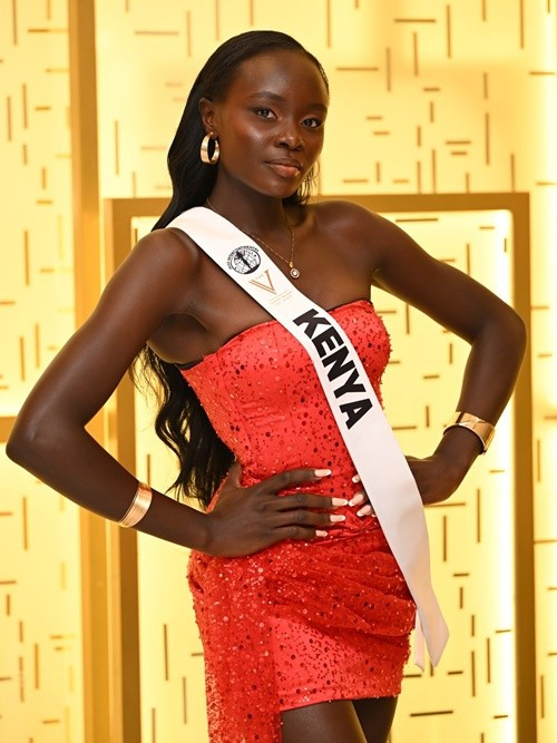 Đại diện Kenya - Brilliant Mukanda Maroko cao 1m75, có số đo ba vòng 84 – 66 – 99cm. Cô là nhân viên hỗ trợ công nghệ thông tin, nhà thiết kế thời trang, người mẫu. Missosology khen ngợi Brilliant sở hữu nụ cười rạng rỡ cùng khả năng làm chủ sân khấu đầy ấn tượng. Ảnh: Miss Intercontinental.