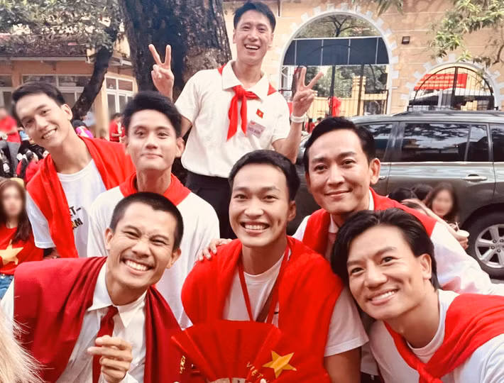 Các nam diễn viên gây chú ý khi góp mặt trong phim điện ảnh Mưa đỏ đang ra rạp. Ảnh: FB Lâm Thanh Nhã.