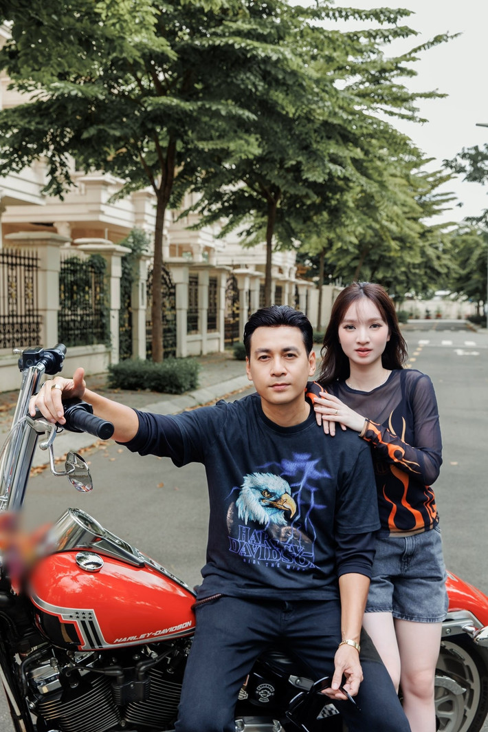 Vợ chồng Ngọc Thuận ngày càng ngọt ngào sau khi tổ chức hôn lễ, có một cô con gái chung. Ảnh: FB Ngọc Thuận.