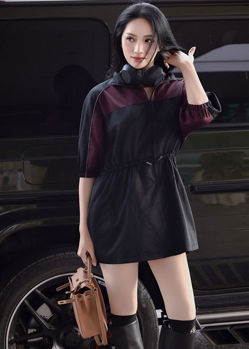 Nữ ca sĩ chuyển giới gây chú ý khi gia nhập đường đua mỹ nhân Việt bắt trend 'trạm tỷ'. Ảnh: FB Hương Giang.