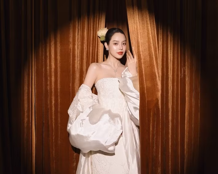 Gu thời trang linh hoạt giúp Thanh Thủy giữ được sức hút ở cả đời thường lẫn sự kiện.