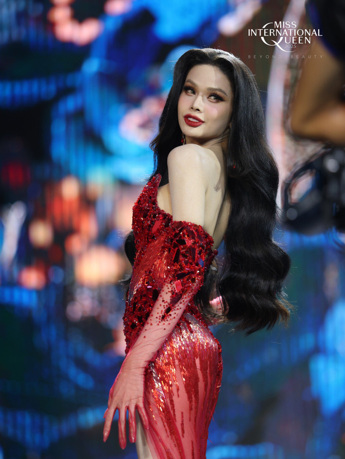 Tối ngày 20/9, Hà Tâm Như cùng 22 người đẹp bước vào chung kết Miss International Queen 2025 - Hoa hậu Chuyển giới Quốc tế 2025. Ảnh: Miss International Queen.