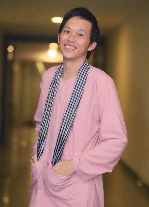 Trong đoạn clip, Hoài Linh cũng công khai việc giải ngân. Nam nghệ sĩ ghi nhận mọi lời góp ý và coi lùm xùm từ thiện là bài học lớn trong công việc thiện nguyện. Ảnh: FB Hoài Linh.