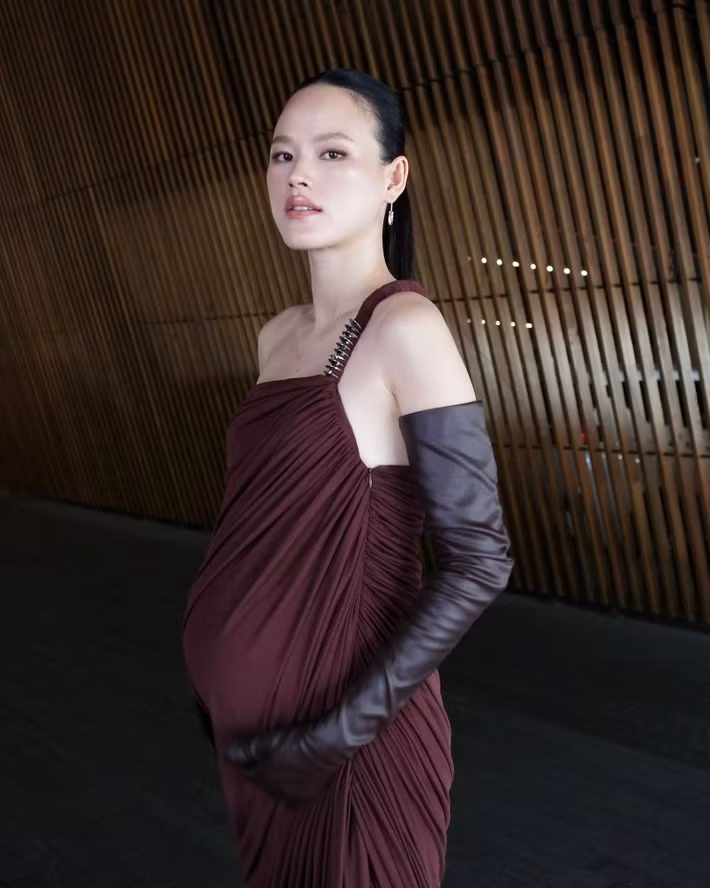 Tuyết Lan cho biết, mỗi ngày mang thai là một ngày đặc biệt. Cô chọn mặc đẹp, không để khoe với ai, mà để chính mình cảm thấy hạnh phúc mỗi ngày. Ảnh: FB Tuyết Lan.