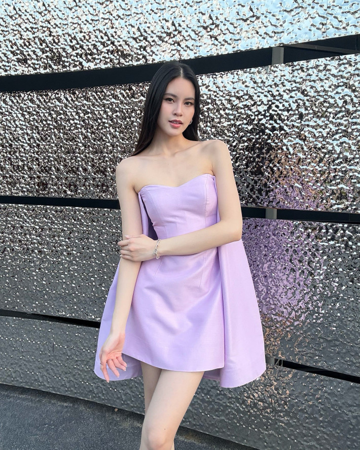 Nicha chuộng lối trang điểm tập trung vào vẻ đẹp tự nhiên, trong suốt. Ảnh: FB Nicha Poonpoka.