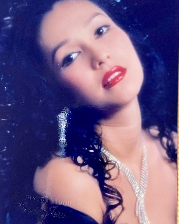 “Sự hạnh phúc, tự do trong sự nghiệp của tôi không chỉ đến từ nỗ lực cá nhân mà còn từ nền tảng gia đình”, Diễm My chia sẻ. Ảnh: Instagram Catherine Thùy My.