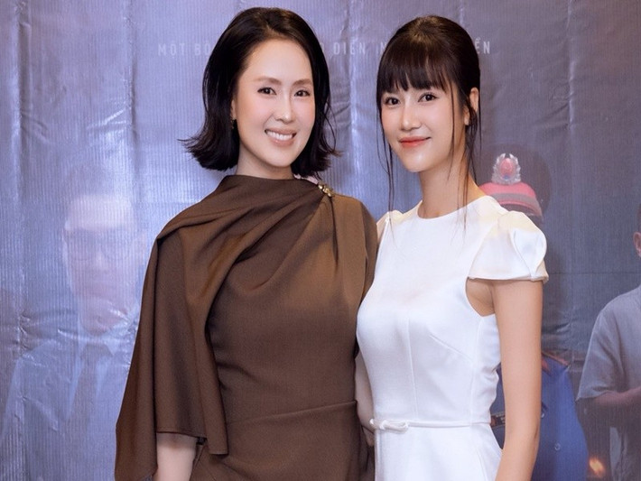 Theo Znews, trong Lằn ranh sắp lên sóng, Hồng Diễm vào vai một phó viện trưởng viện kiểm sát còn Anh Đào (phải) đóng kiểm sát viên. Ảnh: FB Hồng Diễm.