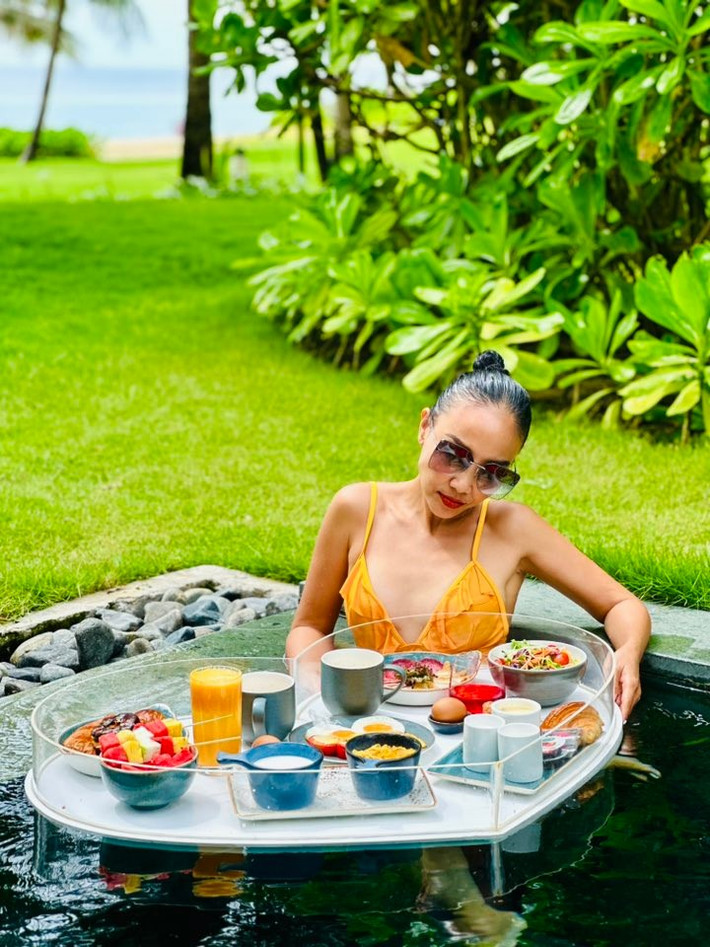 Sự tự tin, khỏe khoắn từ bên trong đã tạo nên nét cuốn hút rất riêng của Đoan Trang khiến cô luôn nổi bật dù ở bất kỳ hoàn cảnh nào.