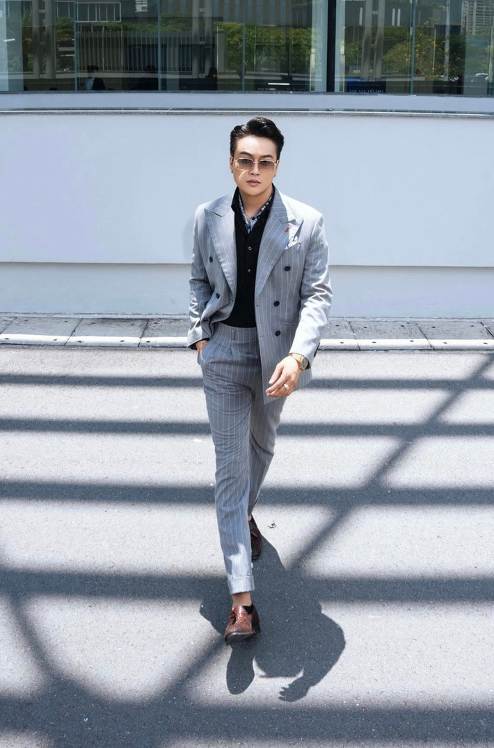 TiTi ra mắt cùng nhóm nhạc HKT vào năm 2005. Nam ca sĩ sinh năm 1990 rời nhóm vào năm 2018 rồi hoạt động solo.