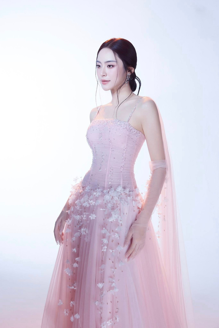 Một số khán giả nhận xét Vân Nhi có vẻ đẹp giống Hoa hậu Lương Thùy Linh. Ảnh: FB Vân Nhi.