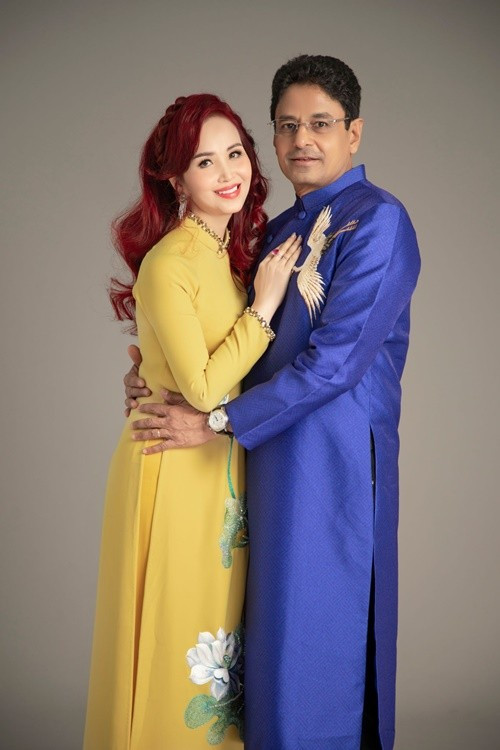 Diệu Hoa chia sẻ, bố mẹ chồng cô đều là bác sĩ, bản thân chồng tốt nghiệp thạc sĩ khi còn rất trẻ. Nền tảng sẵn có ấy giúp chồng Diệu Hoa tiếp thu, hòa mình vào phong tục, tập quán của nước khác trên tinh thần tích cực. Ảnh: Vietnamnet.