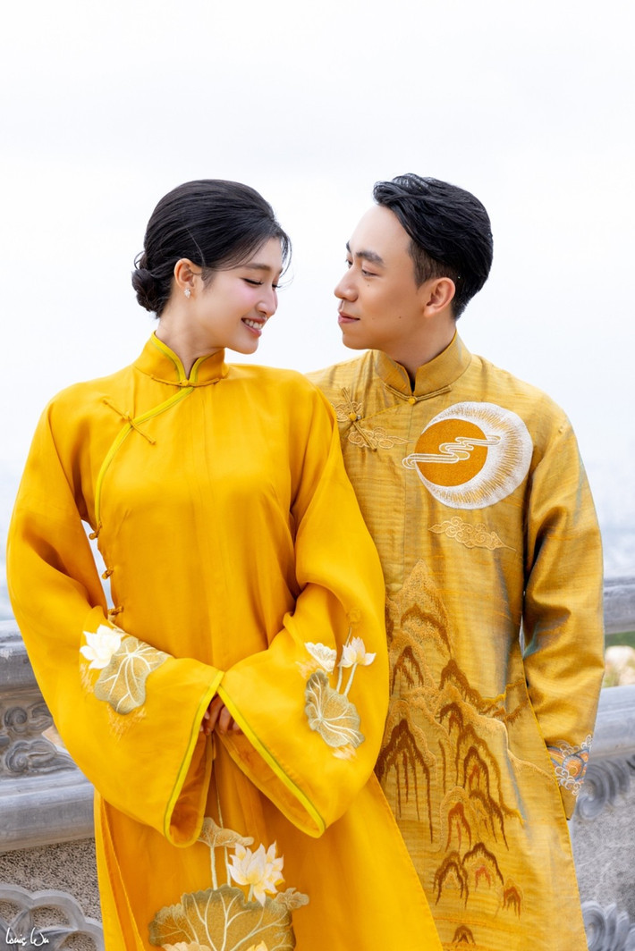 Theo Vietnamnet, ngày 23/1, khách mời đám cưới Phương Nhi sẽ tham gia các hoạt động giải trí bao gồm giải đấu thể thao độc đáo. Trang phục khách được quy định màu sắc tươi tắn như hồng, xanh, trắng, xám, cam riêng biệt cho nam và nữ ở từng buổi tiệc. Ảnh: Vietnamnet.