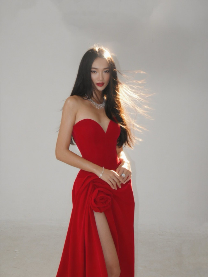 Thân hình của nàng hậu ngày càng quyến rũ sau cuộc thi Miss Universe Vietnam 2024.