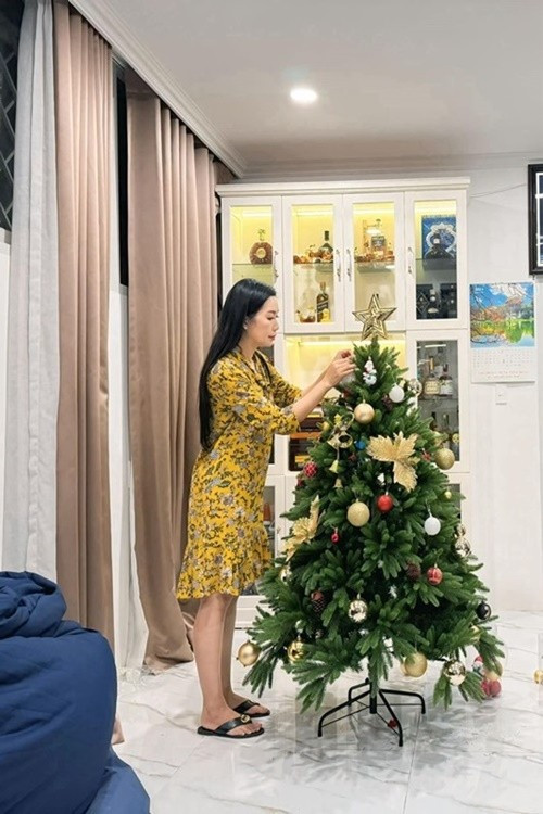 Trịnh Kim Chi trang hoàng biệt thự lộng lẫy mỗi dịp Giáng sinh. Ảnh: FB Trịnh Kim Chi.