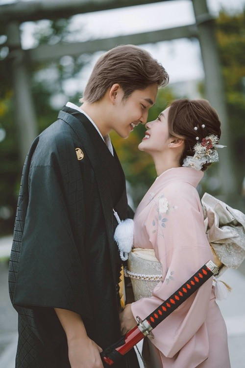 Đình Tú và Ngọc Huyền công khai hẹn hò sau một thời gian vướng nghi vấn tình cảm. "Thôi không giấu nữa. Tôi yêu em Ngọc Huyền", nam diễn viên bày tỏ. Ảnh: FB Đình Tú.