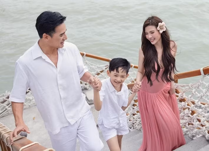 Trước đó, Thúy Diễm cho biết, cô rất buồn vì mỗi ngày, một số cư dân mạng lại dùng lời lẽ nặng nề đối với cảnh diễn. Ảnh: FB Lương Thế Thành.