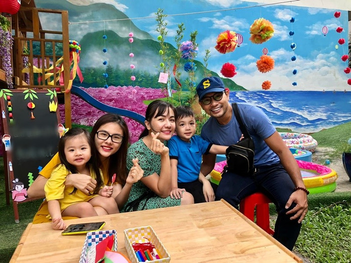 Vân Trang có mối quan hệ thân thiết với vợ chồng Huỳnh Đông - Ái Châu nhiều năm qua. Ảnh: FB Vân Trang.