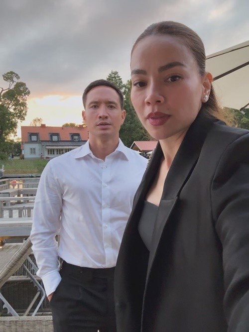 Bài đăng trên fanpage của Hà Hồ nhanh chóng gây ra ý kiến trái chiều. Trên trang cá nhân, nữ ca sĩ gửi lời xin lỗi đến khán giả vì bài đăng. Hồ Ngọc Hà còn phủ nhận chạy show ở nước ngoài. "Gia đình có việc, tiếc muốn xỉu", cô viết.