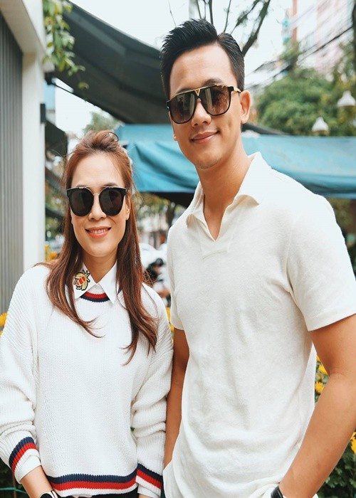 "Ai đã theo dõi chị Tâm đều sẽ thấy những show diễn của chị rất cảm xúc, phải nói là đỉnh cao nên mình thích thì mình share thôi. Giống như khi xem một bộ phim hay, Phến cũng giới thiệu với bạn bè thì mình yêu quý chị Tâm, thích những show diễn, những dự án của chị mình share cho mọi người biết. Phến cũng như những fan khác của chị Tâm, fan cuồng luôn cũng được", Mai Tài Phến nói.Ảnh: FB Mai Tài Phến.