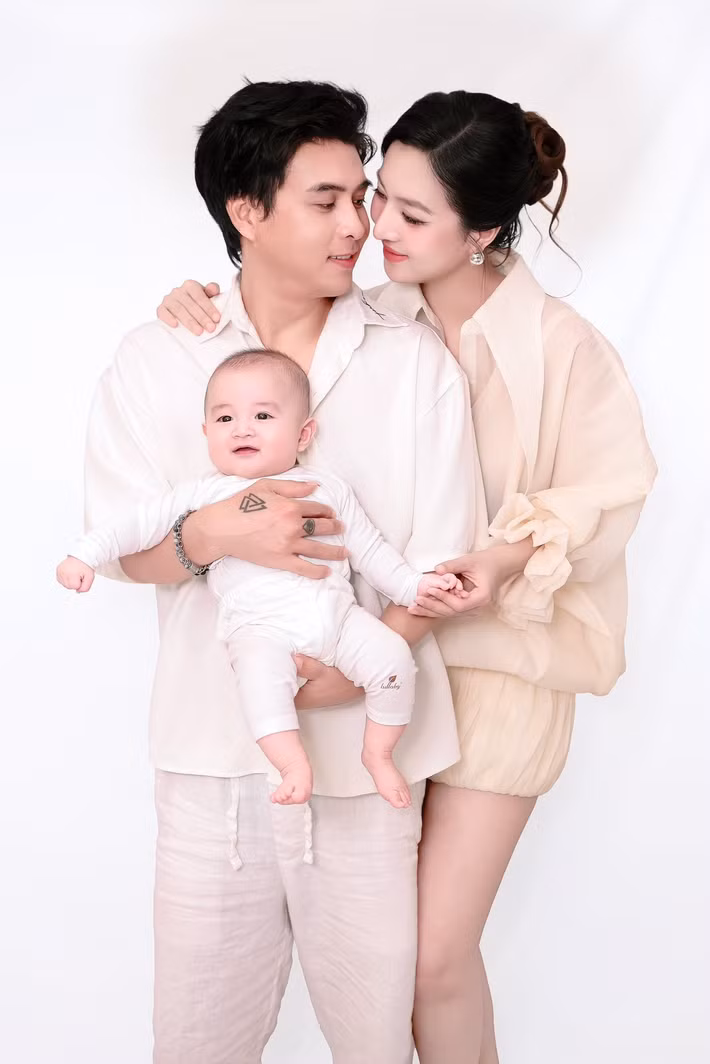 Vào ngày 19/9/2025, người mẫu Tuệ Như và ca sĩ Hồ Quang Hiếu sẽ tổ chức đám cưới.