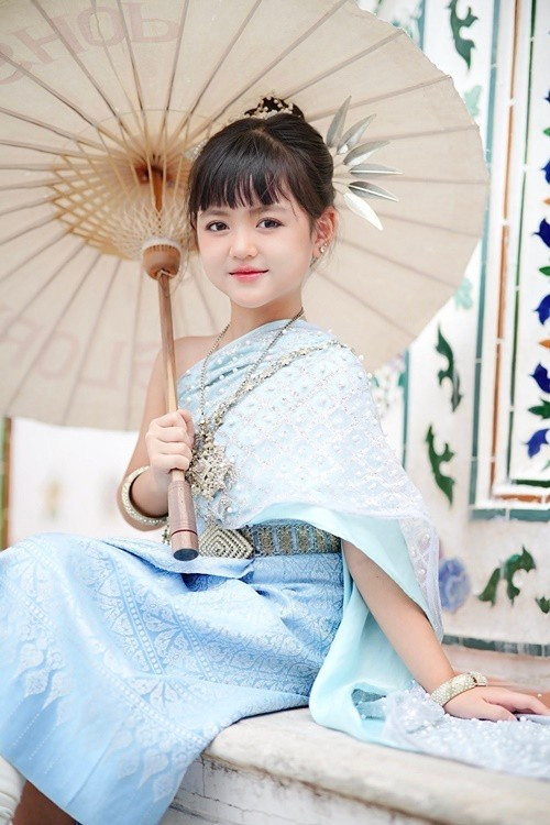 Mẹ ruột của Cherry An Nhiên tiết lộ, con gái tự lập, tự học kịch bản, ăn uống, nghỉ ngơi theo đoàn khi đi đóng phim.