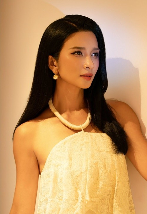 Kim Tuyến mặn mà, sắc sảo hơn sau nhiều năm vào showbiz. Ảnh: FB Kim Tuyến.