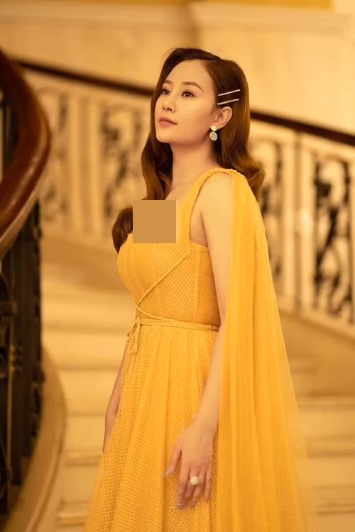 Hà Thúy Anh được nhiều khán giả biết đến sau khi tham gia Giọng hát Việt 2012. Sau cuộc thi, cô không vội vàng xuất hiện dày đặc trên truyền thông mà lựa chọn lùi lại để hoàn thiện hình ảnh và trau dồi chuyên môn. Đến năm 2016, nữ ca sĩ chính thức trở lại với các sản phẩm âm nhạc mới và góp mặt đều đặn trong nhiều gameshow ca hát. Ảnh: FB Hà Thúy Anh.