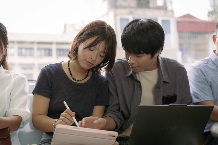 Hồng Khanh kết hợp với Trần Tú - con trai đạo diễn Trần Lực trong phim Thế hệ kỳ tích. Ảnh: FB Hồng Khanh.