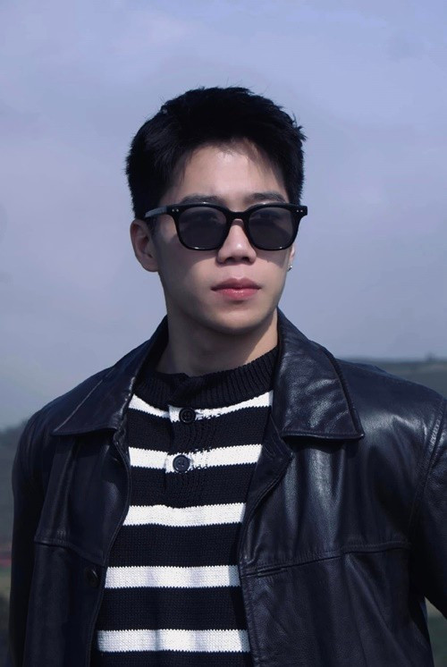 Để theo đuổi nghệ thuật, anh thi vào trường Đại học Sân khấu - Điện ảnh Hà Nội và đã tốt nghiệp. Ảnh: FB Gia Huy.