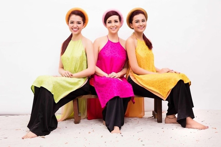 Diệu Hoa ý thức việc dạy tiếng Việt và tiếng Ấn cho các con. Ảnh: Znews.