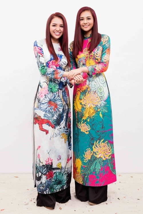 Diệu Ly và Diệu My khoe vẻ dịu dàng khi diện áo dài Việt Nam. Ảnh: Znews.
